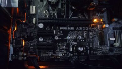 What does yellow light on Motherboard mean? [Definitive Guide ]